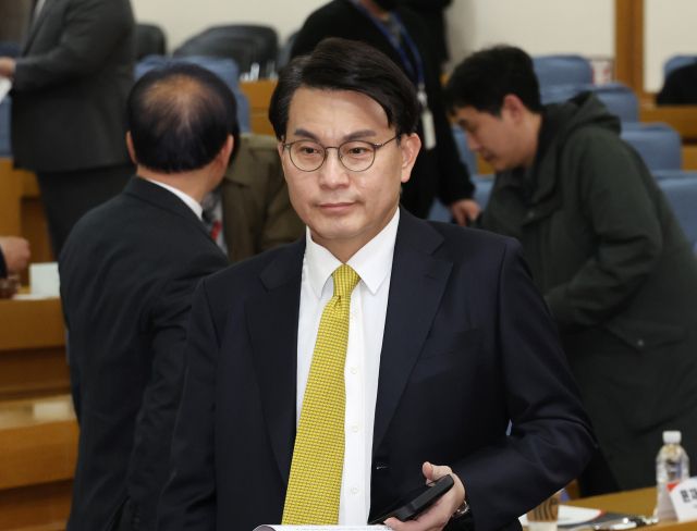 국민의힘 윤상현 의원이 26일 국회 의원회관에서 열린 2025 글로벌외교안보포럼 총회 및 특별강연에 참석하고 있다. 연합뉴스