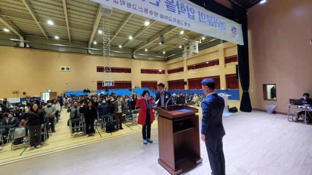 상동고등학교 부설 방송통신고등학교의 입학식이 지난 9일 학교 체육관(상빛마루)에서 성대하게 진행되었다. 방통고 제공