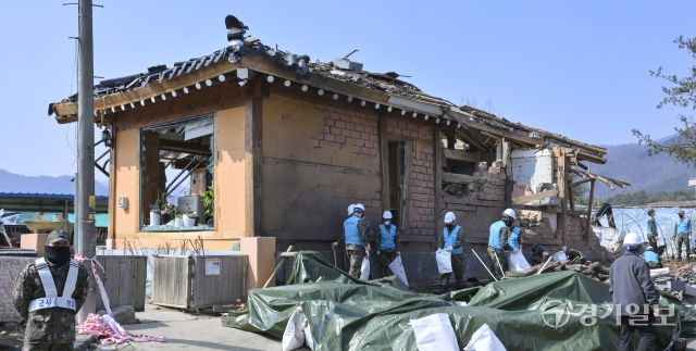 포천 오폭 현장, 복구 총력 [포토뉴스]