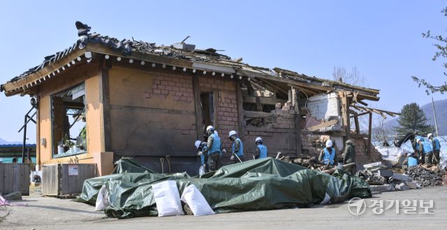 포천 오폭 현장, 복구 총력 [포토뉴스]