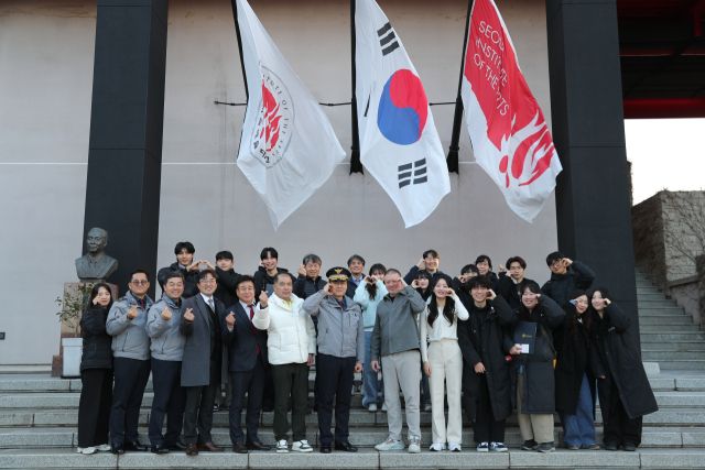 안산단원경찰서가 딥페이크 범죄의 위험성을 알리기 위한 영상 제작에 협조한 서울예술대 관계자 및 학생들에게 감사장을 전달했다. 단원서 제공