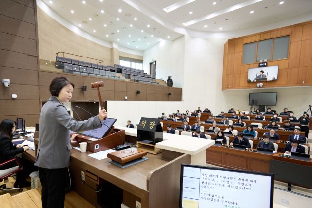 10일 오전 용인시의회 본회의장에서 제291회 임시회 개회식이 진행되고 있다. 용인특례시의회 제공