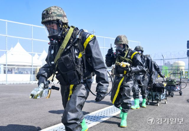 해군 제2함대, 항만시설에서 실전같은 훈련 [포토뉴스]