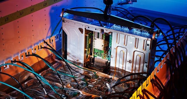 GRC의 액침냉각 시스템에 사용되는 열관리 유체를 평가, 검증해 인증하는 일렉트로세이프 플루이드 파트너 프로그램 이미지. SK엔무브