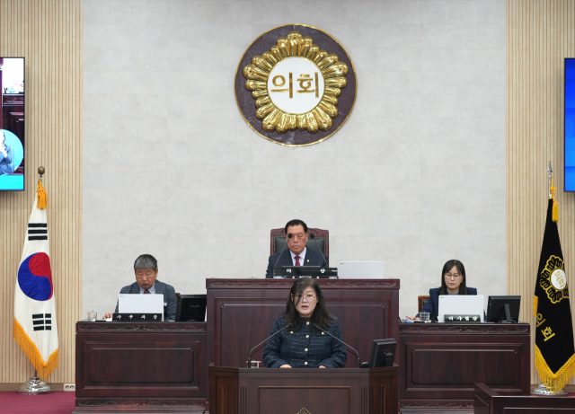 안성시의회가 임시회를 통해 송전선로 결사 반대를 위한 결의문을 채택했다. 안성시의회 제공