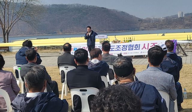 22일 용인조정경기장에서 열린 2025 경기도조정협회 시조식에서 안교재 회장이 인사말을 하고 있다.황선학기자