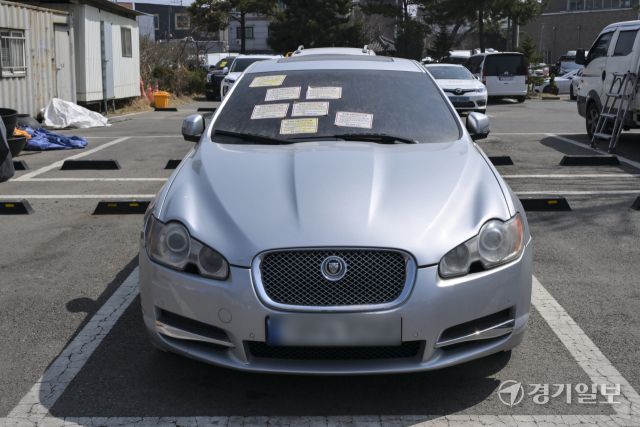 수원 평동 행정복지센터 주차장 장악한 장기 불법 주차차량 [포토뉴스]