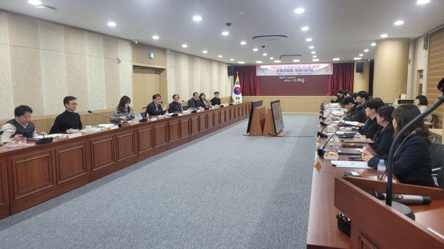 의왕시청 중회의실에서 ‘2025년 규제 합리화 시·군 순회 현장 간담회’가 열리고 있다. 의왕시 제공