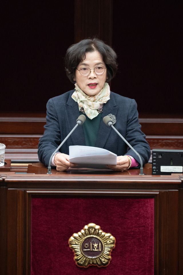 신영희 시의원이 최근 열린 임시회 본회의 5분 자유발언을 통해 “인천시의 ‘제2차 도시철도망 구축계획’에서 연안부두역(가칭)을 제외한 것을 재검토해야 한다”고 촉구하고 있다. 시의회 제공