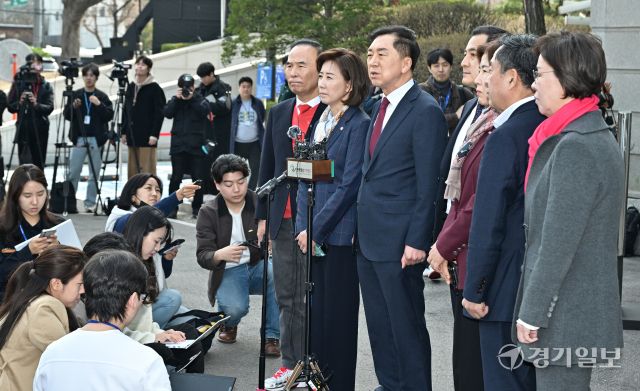 한덕수 국무총리 탄핵 기각, 헌법재판소 모습 [포토뉴스]