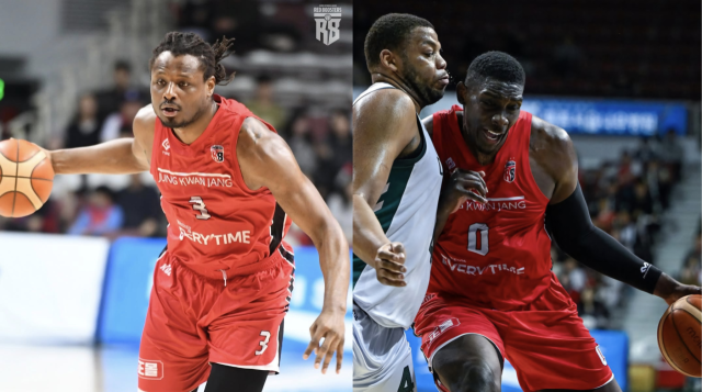 안양 정관장이 두 외국인 선수인 디온테 버튼(왼쪽)과 조니 오브라이언트의 활약을 앞세워 6강 플레이오프 경쟁을 넘어 5위 도약을 노리고 있다.안양 정관장 제공