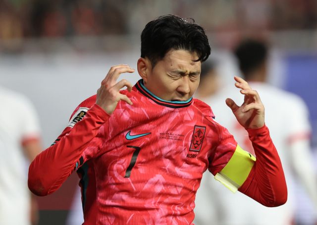 한국 축구대표팀이 2경기 연속 선제골을 넣고도 실점하며 1대1 무승부를 기록했다. 추가 득점이 나오지 않는 공격진의 집중력 강화가 절실하다. 연합뉴스