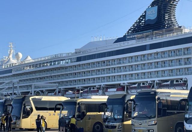지난해 10월 노르웨지안(Norwegian) 선사의 노르웨지안 스피릿 호(Norwegian Spirit)가 인천항 크루즈터미널에 입항했다. 인천시 제공