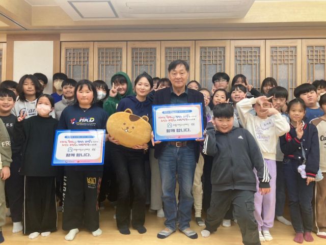 전영남 의왕시청소년재단 대표이사가 ‘인구문제 인식개선 릴레이 캠페인’에 동참했다. 의왕시청소년재단 제공