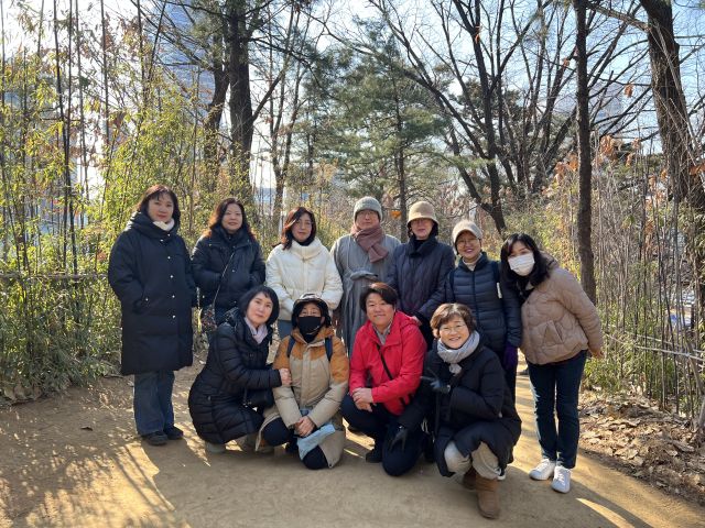 친환경 검단산 누리길 조성 위한 봉은사 벤치마킹에 나선 박선미 하남시의원. 하남시의회 제공
