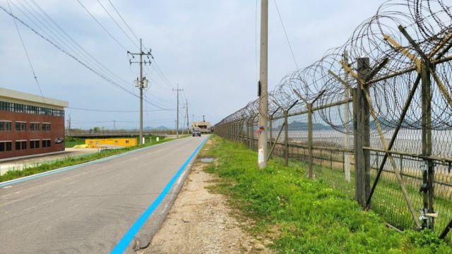 DMZ 평화의 길 테마노선 김포코스 시암리 철책길. 양형찬기자