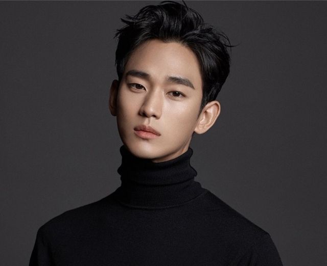 배우 김수현. 김수현 인스타그램 캡처