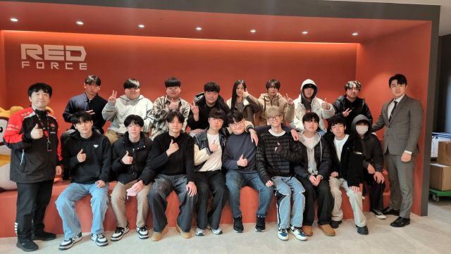 동양대 신입생 커리어 관리·e스포츠 세미나 참석 후 기념 촬영. 동양대제공