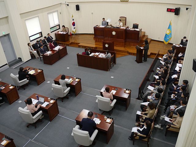 과천시의회는 5일 임시회를 열어 인사청문 특별위원회를 구성하고, 인사청문회 실시계획서를 채택했다. 과천시의회 제공