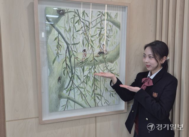 계원예고 최이안양이 초록빛의 기억 작품에 대해 설명하고 있는 모습. 박용규기자