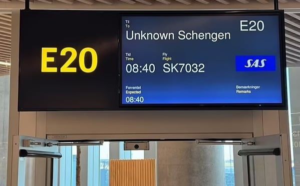 유럽 솅겐 지역 목적지 미상임을 안내하는는 공항 전광판. MISS JO 엑스(X·옛 트위터)