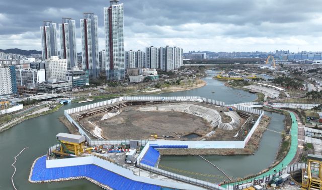 인천시 서구 청라국제도시의 청라호수공원의 청라시티타워 건립 부지 모습. 경기일보DB