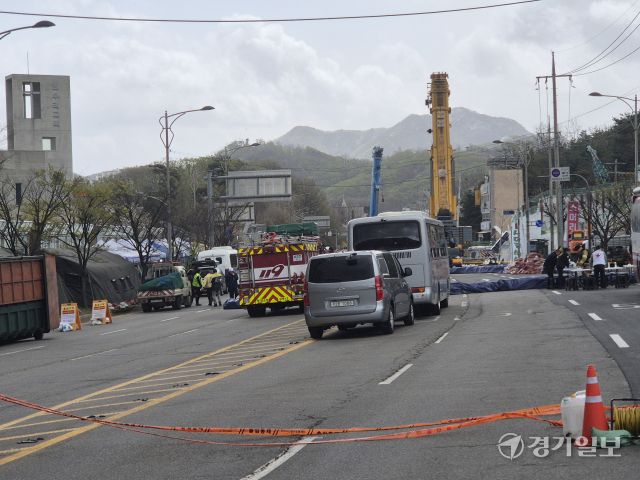 광명 신안산선 공사 현장에서 붕괴 사고가 발생한 가운데 13일 사고 현장 모습. 김도균기자
