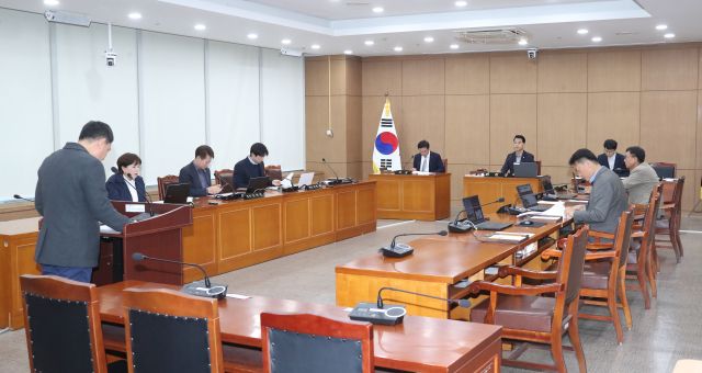 제253회 이천시의회 임시회를 오는 18일 개최하기 위해 운영위원회의를 개최하고 있다. 이천시의회 제공