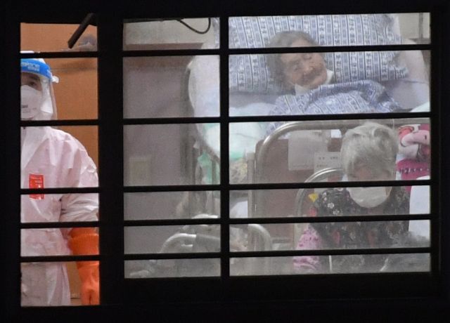한 요양병원에 환자가 격리돼있다. 경기일보 DB