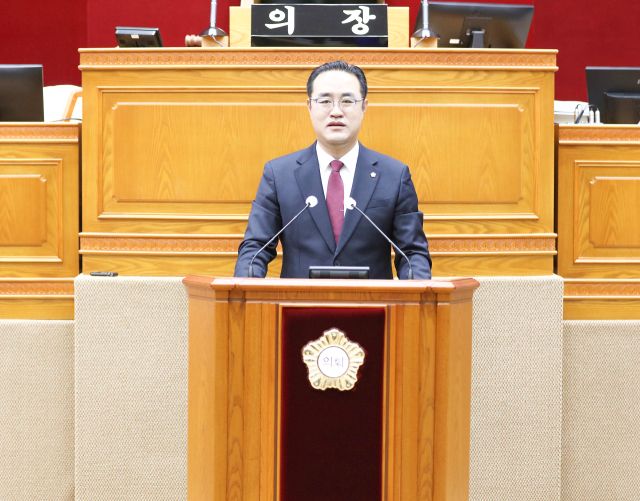 강익수의원이 16일 5분 발언을 하고 있다. 안양시의회 제공