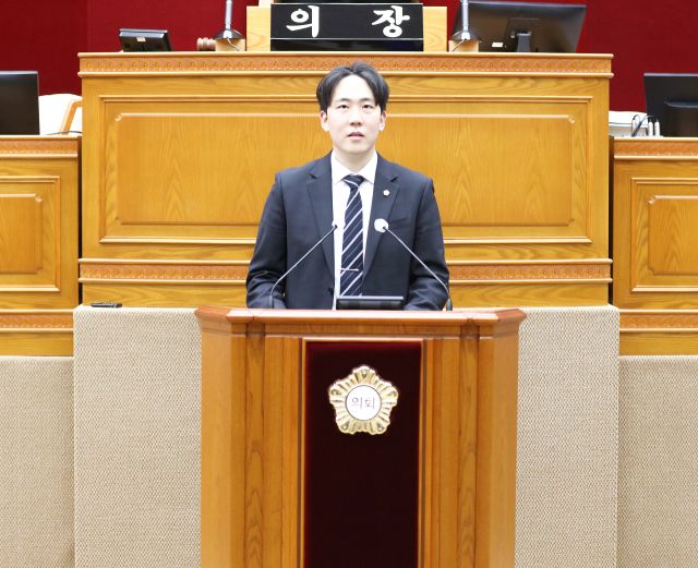 곽동윤의원이 5분 발언을 하고 있다. 안양시의회 제공.