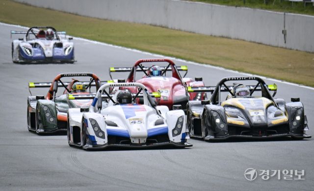 2025 오네 슈퍼레이스 챔피언십 개막 첫 날 [포토뉴스]