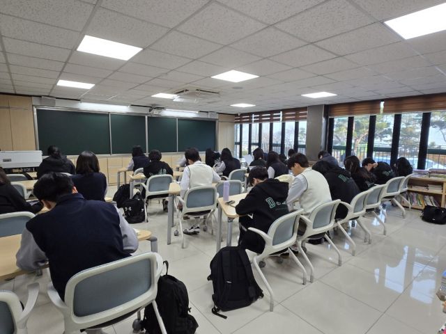 이천 다산고 학생들이 아침 수업전에 자기주도학습 및 독서 프로그램 운영에 참여하고 있다. 다산고 제공.