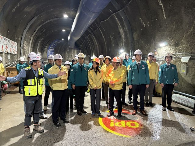 안양시의회가 지역내 철도 공사 현장 3곳을 긴급 점검했다. 안양시의회 제공