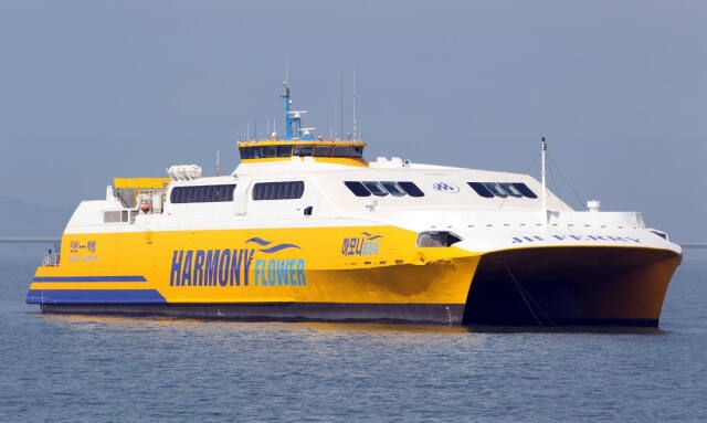 지난 2022년 11월 운항을 중단한 하모니플라워호. 경기일보DB