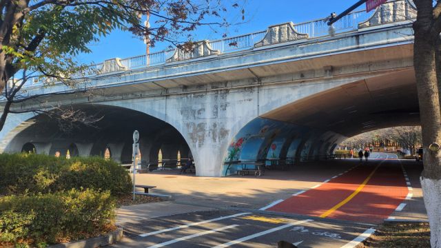 북카페가 들어설 일산동구 장항동 소재 호수교 하단 전경. 고양특례시 제공