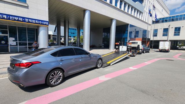 포천시에 고액의 지방세를 체납한 도난 차량이 구미경찰서에서 오토마트 대구보관소에 입고하기 위해 이동하고 있다. 포천시 제공