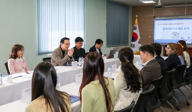 임태희 경기도교육감이 카자흐스탄 알마티한국교육원을 방문했다. 경기도교육청 제공