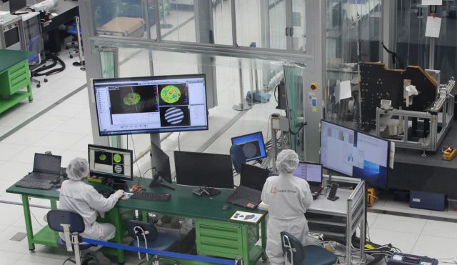 한화시스템 용인연구소 위성통합시험장 클린룸. 한화시스템 용인연구소 위성통합시험장 클린룸. 한화시스템