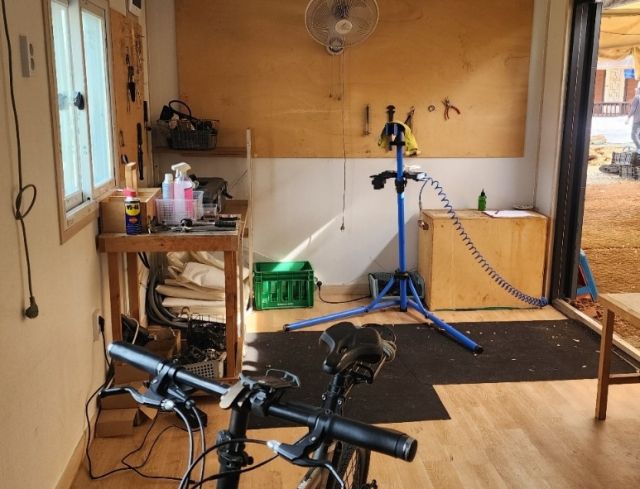 구리시가 운영하고 있는 자전거 무료 수리센터. 구리시 제공