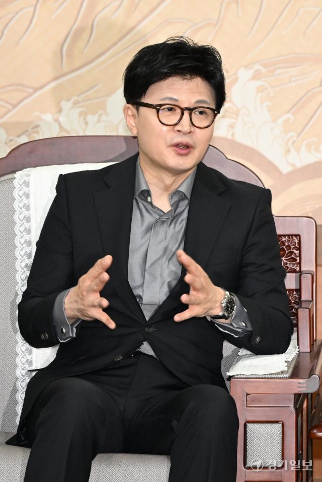 한동훈 제21대 대통령 선거 국민의힘 경선 후보가 27일 오전 인천시청에서 유정복 시장과 회동 인사말을 하고 있다.조병석기자