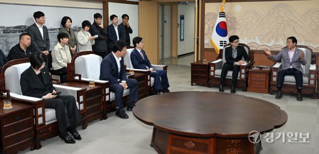 한동훈 제21대 대통령 선거 국민의힘 경선 후보가 27일 오전 인천시청에서 유정복 시장과 회동 인사말을 하고 있다.조병석기자