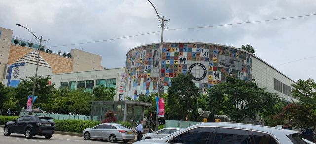 부천 상동 홈플러스 전경. 김종구기자