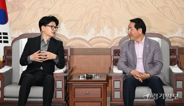 한동훈 제21대 대통령 선거 국민의힘 경선 후보가 27일 오전 인천시청에서 유정복 시장과 회동 인사말을 하고 있다.조병석기자
