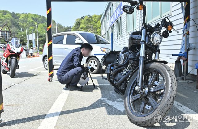 이륜차 안전검사 의무화 시작 [포토뉴스]
