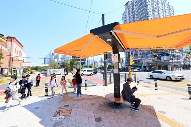 하남시가 설치한 ‘스마트 그늘막’. 하남시 제공
