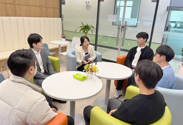 세미나에 참석한 한국폴리텍대학 성남캠퍼스 학생들. 한국폴리텍대학 성남캠퍼스 제공