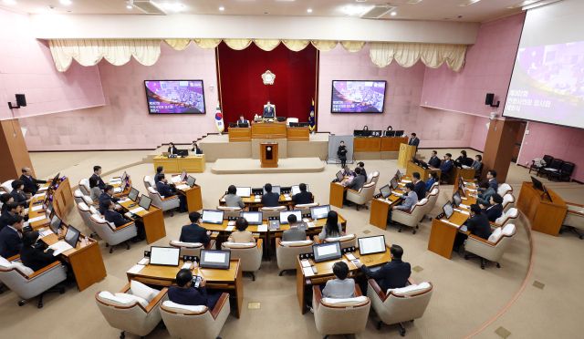 안양시의회 제302회 임시회 2차 본회의. 안양시의회 제공.