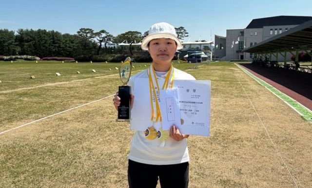 여고부 2관왕 오른 양궁 유망주 김예원.여강고 제공