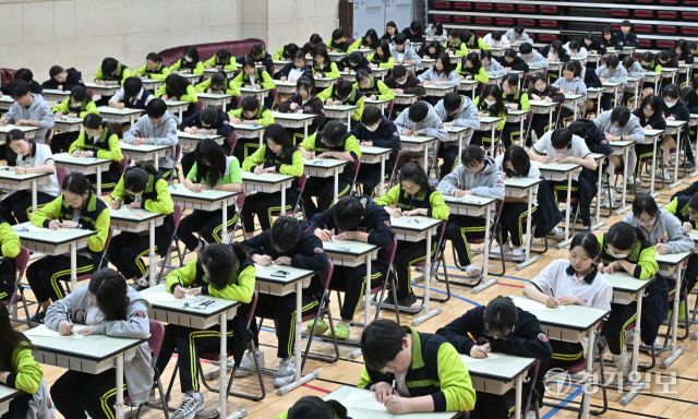 양심에 따른 무(無)감독 시험 [포토뉴스]